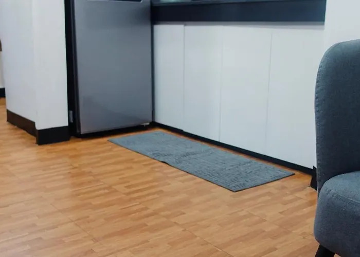 Modern For Group, With Kitchen, Wi-fi & Netflix, Near Mrt Boni Apartment Manila
