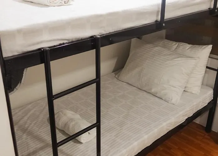 Modern For Group, With Kitchen, Wi-fi & Netflix, Near Mrt Boni Apartment *