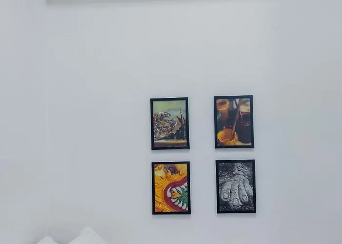 Modern For Group, With Kitchen, Wi-fi & Netflix, Near Mrt Boni Apartment *